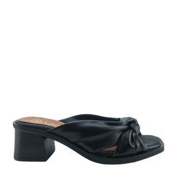 LOLA CANALES 7011  NEGRO