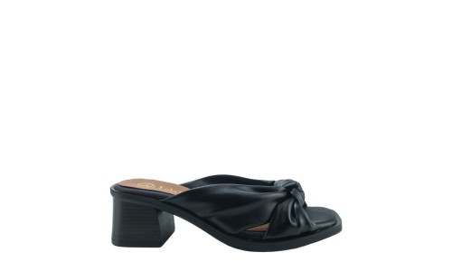 LOLA CANALES 7011  NEGRO